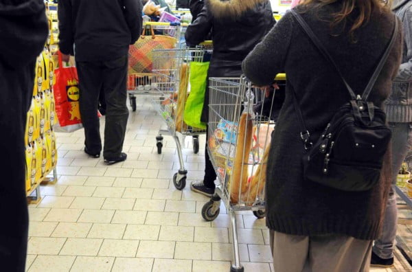 Hard Discount: la riposte des GMS au boycott s'organise hyper marché attente service client   6 juin 2016   Food Boisson - Hard Discount: la riposte des GMS au boycott s'organise