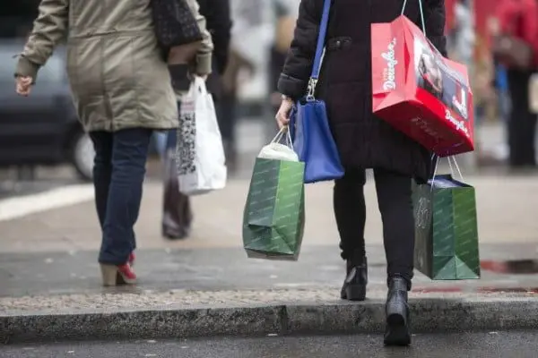 indice confiance consommateurs - Économie : la demande intérieure ralentit légèrement mais reste le moteur de la croissance