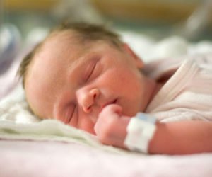 bébé 300x250 - Bébés: Ce médicament cause des malformations!
