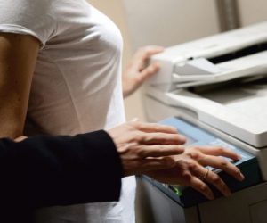 harcelement sexuel 300x250 - Service public : Un troublant sexegate à 2M!