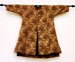 Diamantine crée la première galerie d'art pour caftan caftan ancien 300x250 - Diamantine crée la première galerie d'art pour caftan