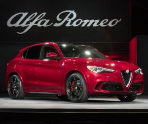 stelvio alfa romeo 300x250 - Voitures : Alfa Romeo, star des ventes à fin février