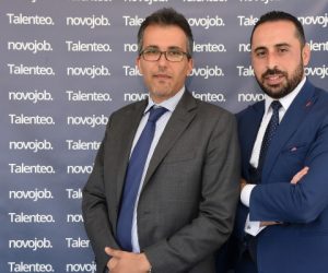 A gauche Oussama Esmili co fondateur de Novojob et de Ideo Factory Riadh Azibi Country Manager de Novojob Maroc 300x250 - Emploi : Novojob, un nouveau site e-recrutement à dimension africaine