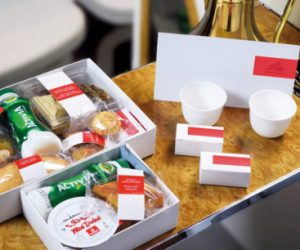 emirates Iftar boxes 300x250 - Emirates dévoile son menu Iftar