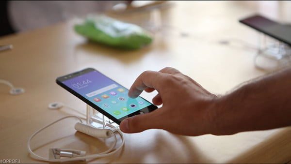 IMG 3221 - OPPO dévoile la nouvelle version Black du F3 (PHOTOS)