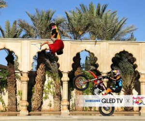 samsung x red bull video 01 300x250 - Samsung et Red Bull explore des décors insolite au Maroc avec des athlètes de l’extrême grâce à la série de vidéos “See the Unexpected”