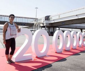 Awatif Laguelil 20 millones 300x250 - FRS récompense son 20 millionième passager avec 20.000 euros (Photos)