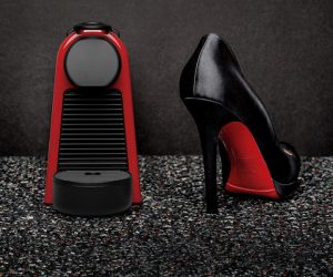 HD Red r 300x250 - NESPRESSO PRÉSENTE ESSENZA MINI, LA PLUS PETITE MACHINE JAMAIS LANCÉE