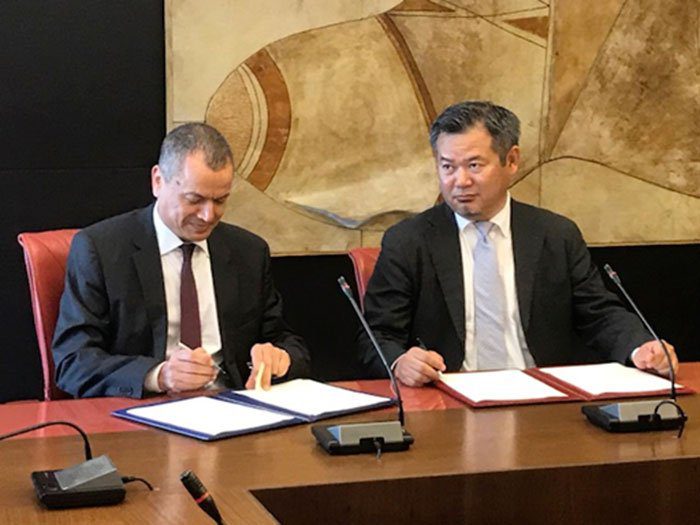 Photo 2 - MoU entre AWB et Sumitomo Corporation Europe Ltd