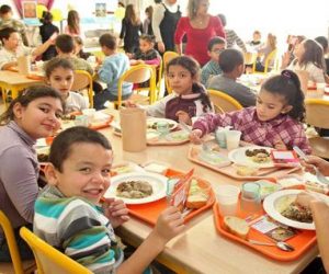 cantines 300x250 - Ecole Publique : les cantines existent encore!