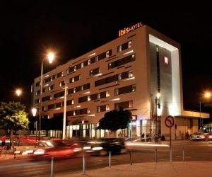 ibis casa voyageurs 300x250 - LE TOUT NOUVEL IBIS CASA VOYAGEURS OUVRE SES PORTES ET OFFRE AINSI AUX VISITEURS DE LA VILLE BLANCHE UNE EXPERIENCE DE VOYAGE INEDITE