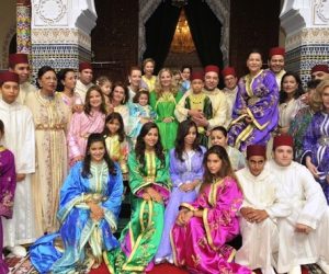 famille royale 300x250 - Tendance: la fièvre du caftan marocain gagne les USA!