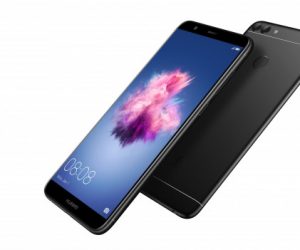 Huawei P smart black 300x250 - Huawei lance son P smart ... caractéristiques et prix