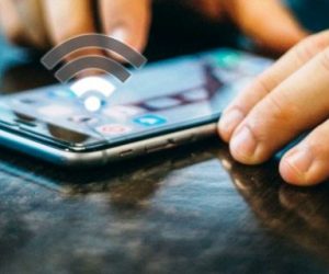 smartphone internet 300x250 - La révolution des télécoms : La data prend le pas sur la téléphonie au Maroc