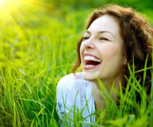 sourire bonheur 300x250 - World Happiness Report: le bonheur est scandinave!