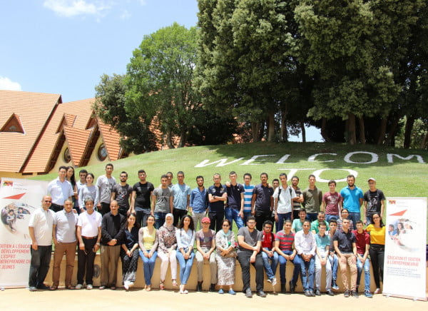 Photo de groupe - La fondation Attijariwafa bank soutient les étudiants des classes préparatoires scientifiques