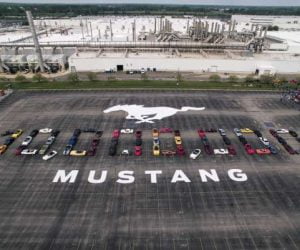 10 Millionth Mustang 3 300x250 - Ford célèbre la production de la 10 millionième Mustang