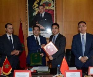 Ph 1 Huawei et Le Ministère de l’Education 300x250 - Huawei et Le Ministère de l’Education signent un partenariat pour le développement des compétences TIC pour les Universités et Professionnels