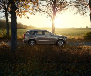 V526 MOMENTUM ROMA03 JPEG 300x250 - Volvo XC90 : Voyagez en première classe tous les jours