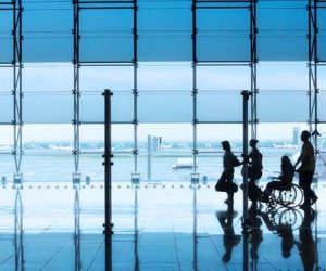 aeroport personnes handicapees 300x250 - Aéroports: l'ONDA s'intéresse (enfin) aux personnes handicapées!