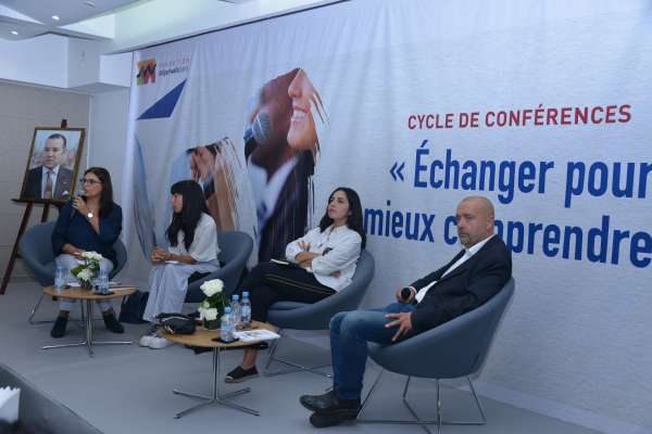 La Fondation Attijariwafa bank décrypte le concept du « bonheur au travail » Photo intervenants 2 - La Fondation Attijariwafa bank décrypte le concept du « bonheur au travail »