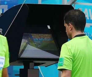 var 300x250 - Foot: la VAR bientôt dans les stades?