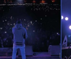 GIMS 1 300x250 - Maître Gims enflamme la scène de la mythique place Jemaa El Fna