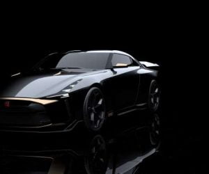 Nissan GT R50 by Italdesign EXTERIOR IMAGE 1 source 300x250 - GT-R 50 Dubaï L’exclusive Nissan GT-R 50 par Italdesign fait son apparition au Moyen Orient