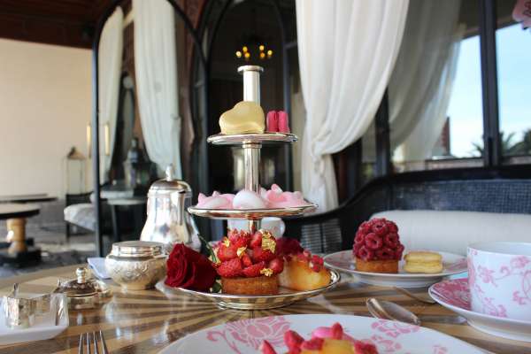 LA SAINT-VALENTIN AU ROYAL MANSOUR MARRAKECH : ROMANTIQUE, GOURMANDE ET AUTHENTIQUE Tea Time Saint Valentin - LA SAINT-VALENTIN AU ROYAL MANSOUR MARRAKECH : ROMANTIQUE, GOURMANDE ET AUTHENTIQUE