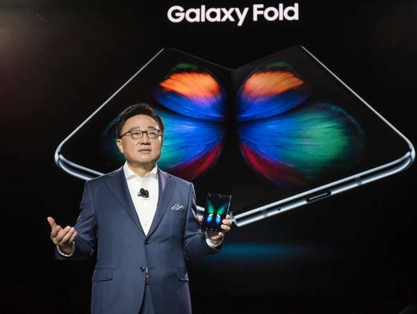 SAMSUNG DEVOILE LES TELEPHONES DU FUTUR A SAN FRANCISCO Unpacked 2019 DJ Koh 3 - SAMSUNG DEVOILE LES TELEPHONES DU FUTUR A SAN FRANCISCO