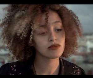 received 308841413131810 300x250 - Jihane Bougrine dévoile le deuxième titre de son album « Dima Labass » !