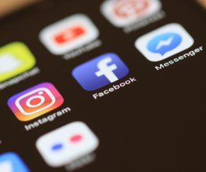 insta facebook whasapp 300x250 - Insta': les données de 50 millions de comptes sans aucune sécurité!