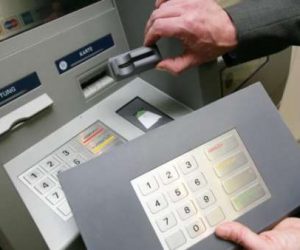 skimming 300x250 - Piratage de cartes bancaires: le skimming débarque au Maroc!