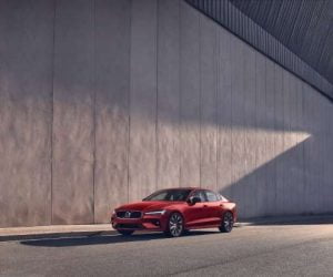 Light version STE 185 LARGE ACCESSORIES 300x250 - Volvo S60, élue Car Of The Year