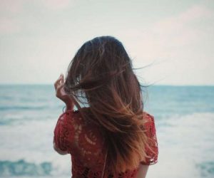 cheveux fins les gestes a oublier absolument 300x250 - Vous vous ennuyez ? Chouchoutez vos cheveux fins...