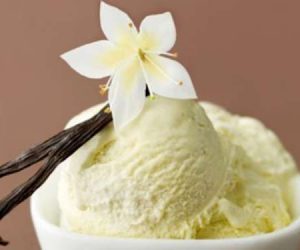 5a1e51bc2d62d6632d25f2abe6b1a2876cc8db1d glace a la vanille sans sorbetiere facile 300x250 - Recette du jour : Glace à la vanille