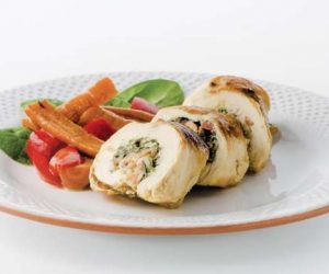 b7b9190c 195c 47ed b23b b9cd0d19fb3e 1500x900 300x250 - Recette du jour: Blanc de dinde farci au fromage et aux épinards