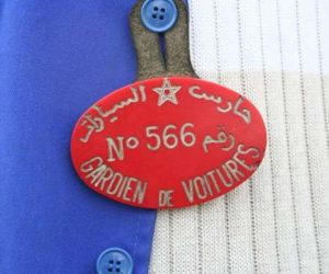 gardient de voiture 300x250 - Casablanca, fin de de la rente des licences de gardiennage?