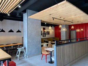 L’enseigne KFC poursuit son expansion au Maroc et annonce l’ouverture de son premier restaurant à Kénitra KFC Kenitre 4 300x225 - L’enseigne KFC poursuit son expansion au Maroc et annonce l’ouverture de son premier restaurant à Kénitra