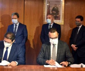 Signature dun contrat dinvestissement entre le Groupe Abdelmoumen et CDG Invest 300x250 - Signature d’un contrat d’investissement entre le Groupe Abdelmoumen et CDG Invest En vue d’une prise de participation dans l’activité automobile de Socafix