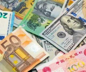 devises 300x250 - Réserves de change: une nette amélioration en glissement annuel!