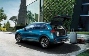 kia niro de pe 20my wide exterior 07 300x188 - kia-niro-de-pe-20my-wide-exterior-07