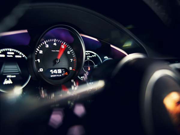 CY19J4LID0010 layout - Le Centre Porsche Casablanca c&eacute;l&egrave;bre l&rsquo;arriv&eacute;e du nouveau Cayenne Coup&eacute;