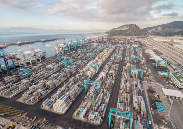 Photo Tanger Med CP - Tanger Med dépassera la barre de 5,7 millions de conteneurs au 31 décembre 2020