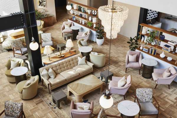 The Hoxton Williamsburg - Accor acc&eacute;l&egrave;re dans l&rsquo;h&ocirc;tellerie lifestyle et entre en n&eacute;gociations exclusives avec Ennismore