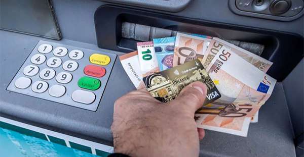 distributeur euros - La dotation touristique passe de 45.000 à 100.000 dh par an: les raisons derrière cet assouplissement sans précédent