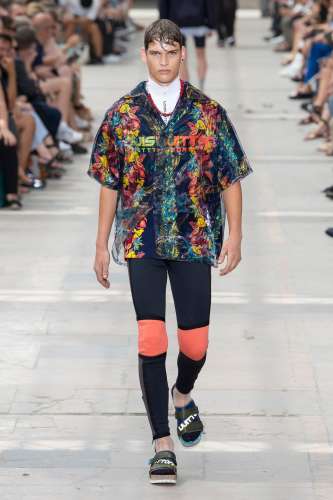 VUI0117 - Tendance homme : et si on osait porter le legging?