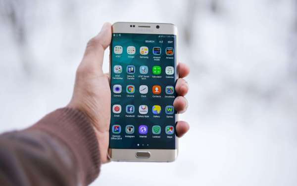 2113d1c699 50173874 smartphone 1283938 1920 - Des millions de smartphones Android sous la menace d'écoutes illégales et de piratage