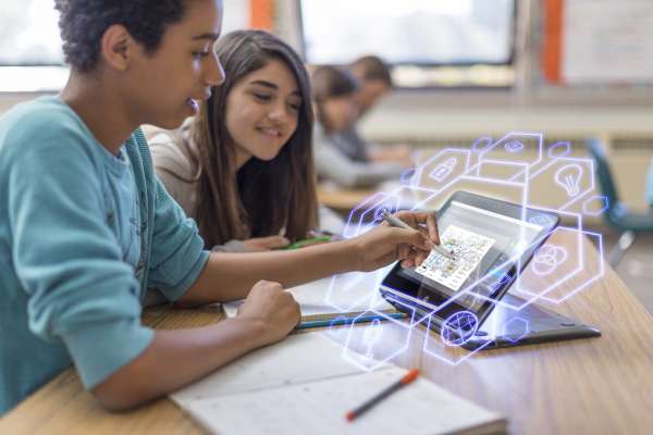 HP Digitally Advanced Schools 2 1 - HP Inc. lance le programme «Digitally Advanced Schools» au Moyen-Orient et en Afrique