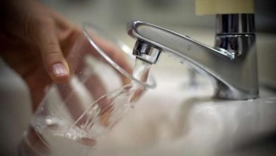 eau 1 390x220 - Crise d'eau : le gouvernement envisage des restrictions de consommation d'eau.